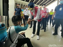 Cek Kesiapan Mudik Bandara Soetta, Menhub: Layani Penumpang dengan Ramah