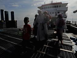 Pemudik Mulai Tiba di Pelabuhan Roro Jambi