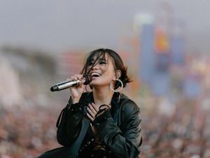 NIKI Terpapar Covid-19, Batal Tampil di HITC LA NIKI Terpapar Covid-19, Batal Tampil di HITC LA
