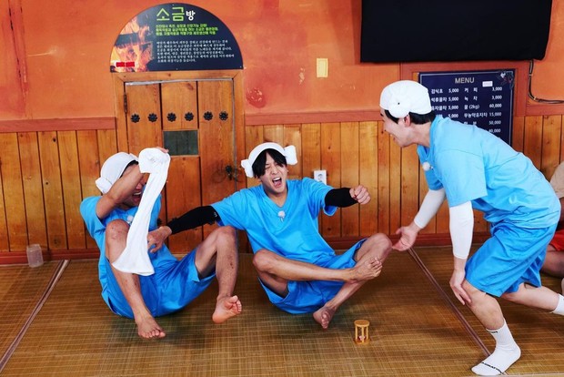 Ravi dalam variety show 2 Days & 1 Night/Foto: Instagram.com/kbs_unicorn Ravi dalam variety show 2 Days & 1 Night