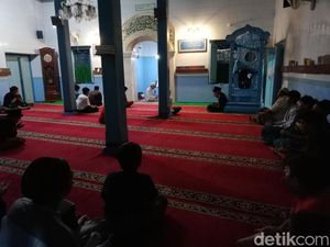 Ramai Jemaah Beriktikaf di Masjid Al Wustho hingga Al Fatih Solo
