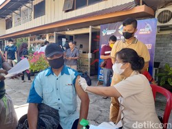 TNI AL Buka 2 Gerai Vaksin di Loket Bus Bagi Pemudik