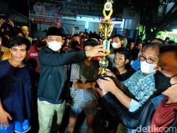 Danny Janjikan Beasiswa bagi Pemenang Lomba Balap Lari di Makassar