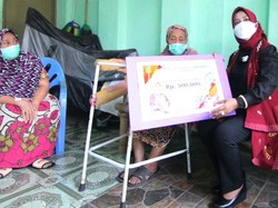 Walkot Mojokerto Salurkan Bantuan Tunai Door-to-Door ke 1.023 Lansia