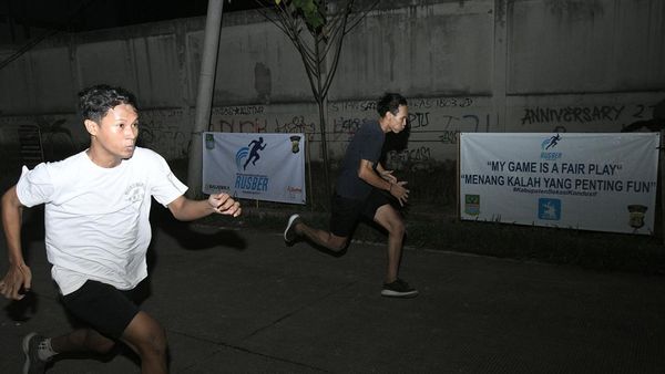 Wow! Serunya Lomba Lari Jalanan di Cikarang