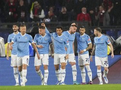 Para pemain Lazio melakukan selebrasi setelah Ciro Immobile dari Lazio mencetak gol pertama timnya.