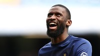 Antonio Ruediger resmi didatangkan Real Madrid dari Chelsea dengan status bebas transfer. Bek tengah itu dikontrak selama empat tahun (Getty Images)