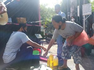 Operasi Pasar di Denpasar, Minyak Goreng Curah Paling Dicari Ibu-ibu