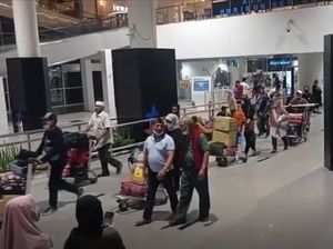 Bandara Kualanamu Mulai Dipenuhi Pemudik Bandara Kualanamu Mulai Dipenuhi Pemudik
