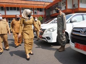 Bupati Mojokerto Percaya Pejabat Pemkab Tak Pakai Mobil Dinas buat Mudik