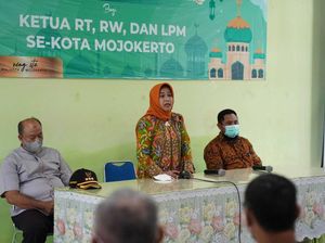 Walkot Mojokerto Ajak RT/RW Pakai Aplikasi Curhat Ning Ita Walkot Mojokerto Ajak RT/RW Pakai Aplikasi Curhat Ning Ita
