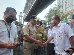 Anies Diteriaki Calon Presiden Saat Tinjau Kebakaran Pasar Gembrong