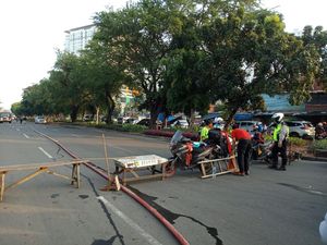 Jalan Basuki Rahmat Ditutup Imbas Kebakaran Pasar Gembrong