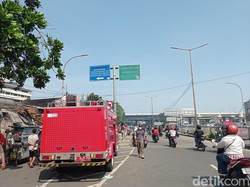 Sempat Ditutup Imbas Kebakaran Pasar Gembrong, Jalan Arah Casablanca Dibuka