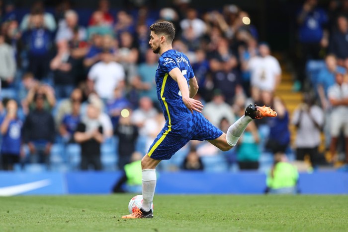 LONDON, ENGLAND - APRIL 24: Jorginho of Chelsea has their penalty saved by Lukasz Fabianski of West Ham United (not pictured) during the Premier League match between Chelsea and West Ham United at Stamford Bridge on April 24, 2022 in London, England. (Photo by Clive Rose/Getty Images)