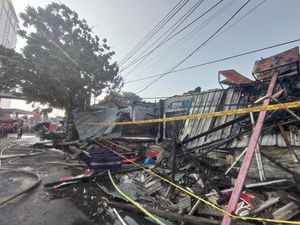 Duka Selebriti Indonesia Usai Pasar Gembrong Kebakaran