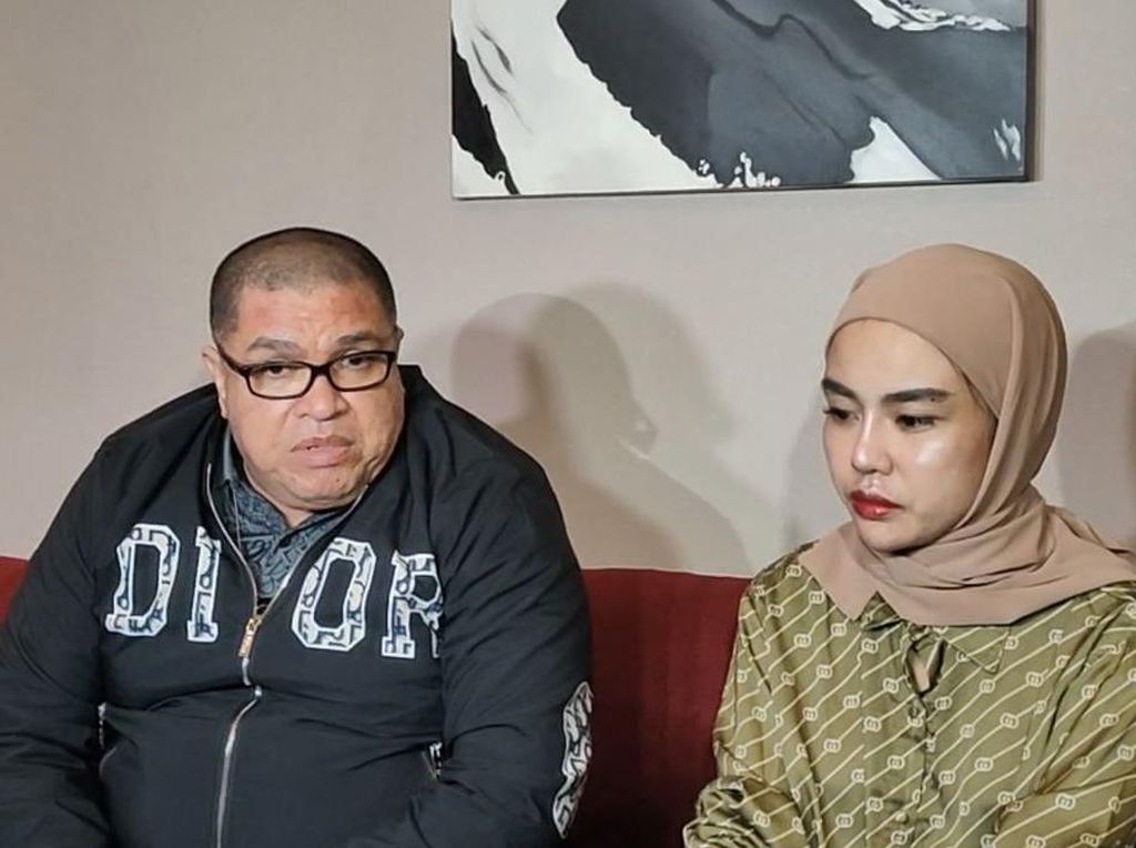 Razman Beberkan Bukti Medina Zein Sakit Razman Beberkan Bukti Medina Zein Sakit