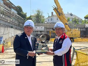 Menteri PUPR Blusukan Cek Proyek Gedung Baru KBRI Tokyo Menteri PUPR Blusukan Cek Proyek Gedung Baru KBRI Tokyo