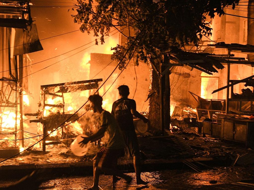 Dugaan Awal Api di Pasar Gembrong yang Melahap 400 Bangunan