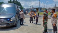 Momen Wakapolri Cek Kesiapan Pos Terpadu Arus Mudik di Cileunyi