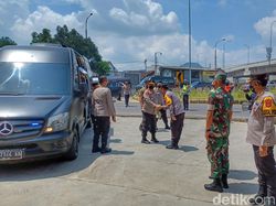 Momen Wakapolri Cek Kesiapan Pos Terpadu Arus Mudik di Cileunyi