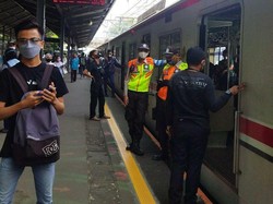 Viral di Twitter, Laki-laki Alami Pelecehan di KRL!