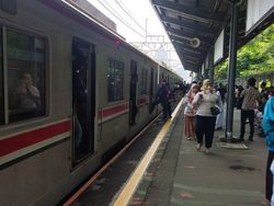 Stasiun KRL Sekitar Tempat Wisata dan Perbelanjaan Ramai di H+3 Lebaran