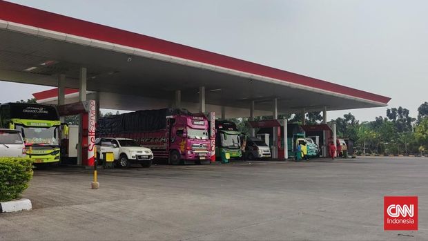 Suasana Rest Area KM 102 Cipali, Jawa Barat. CNN Indonesia/ Taufiq Hidayatullah