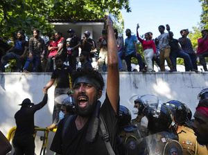 Berani! Ribuan Mahasiswa Kepung Rumah PM Sri Lanka