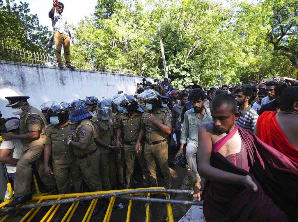 Aksi Unjuk Rasa 2 Dua Kubu di Sri Lanka Berujung Rusuh