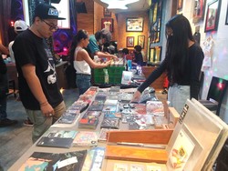 Puluhan Booth Rilisan Fisik Hadir di Kuta, Ada Piringan Hitam-CD