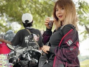 Sarah Viloid, Gamers Cantik dan Seksi yang Hobi Makan Bakso Jumbo Sarah Viloid, Gamers Cantik dan Seksi yang Hobi Makan Bakso Jumbo