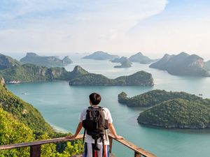 Kelebihan dan Kekurangan Solo Traveling atau Berkelompok, Yuk Simak! Kelebihan dan Kekurangan Solo Traveling atau Berkelompok, Yuk Simak!