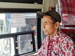 Sopir Bus di Rangkasbitung Ngeluh Sepi Penumpang Jelang Lebaran