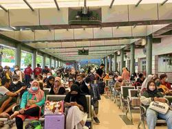 H-5 Lebaran, Stasiun Pasar Senen Makin Ramai Pemudik