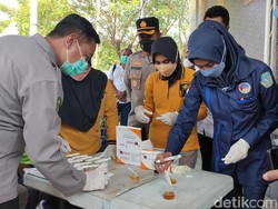 Sopir dan Kru Bus di Terminal Bungurasih Dites Urine, Hasilnya?