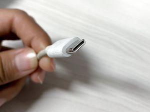 Kebijakan India Wajibkan HP Pakai Charger USB-C