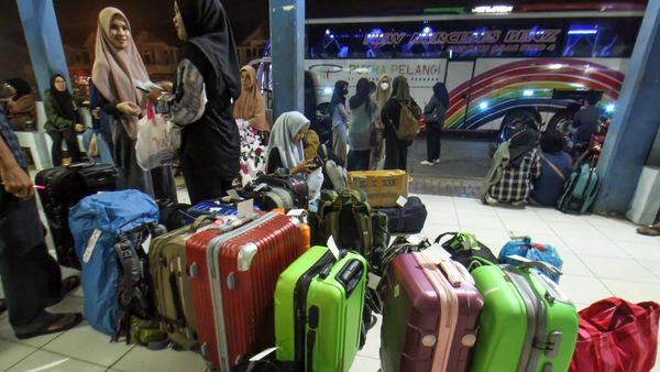 Warga Aceh Ramai-ramai Mudik, Terminal Bus Lhokseumawe Sibuk