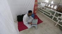 Warga Pakistan Khusyuk Iktikaf untuk Raih Lailatulqadar