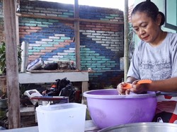 Kisah Pedagang Bakso yang Nyaris Kehilangan Tabungannya