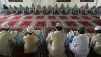 Anak-anak Pakistan Dalami Al-Quran di Bulan Ramadan