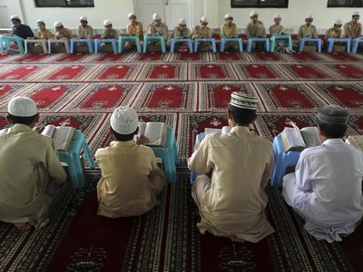 Anak-anak Pakistan Dalami Al-Quran di Bulan Ramadan