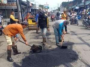 37 Ruas Jalan Kabupaten Tangerang Diperbaiki Jelang Arus Mudik