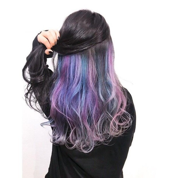 Gaya rambut colorful