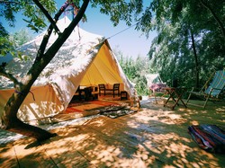 6 Spot Glamping Paling Hits, Cocok buat Liburan Keluarga