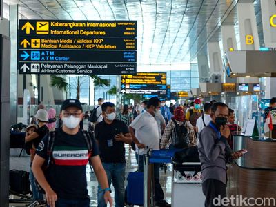 H-6 Lebaran, Nyaris 100 Ribu Penumpang Padati Bandara Soetta