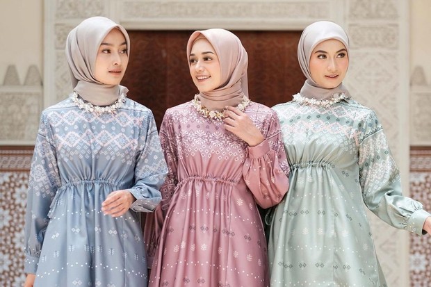 Hindari Riya Saat Memakai Baju Baru/Foto: Instagram/@vanillahijab