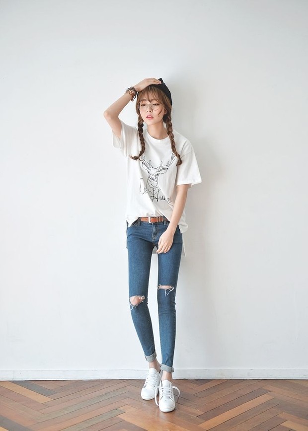 Ide outfit wisata alam/Foto: Pinterest.com/K-style Ide outfit wisata alam