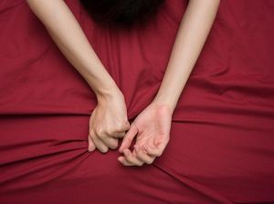 Wanita Tak Sengaja Minum Obat Kuat Pria, Bisa Bikin Gairah Tahan Lama? Wanita Tak Sengaja Minum Obat Kuat Pria, Bisa Bikin Gairah Tahan Lama?