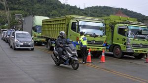 Jelang Lebaran, Pelabuhan Merak Ramai Pemudik